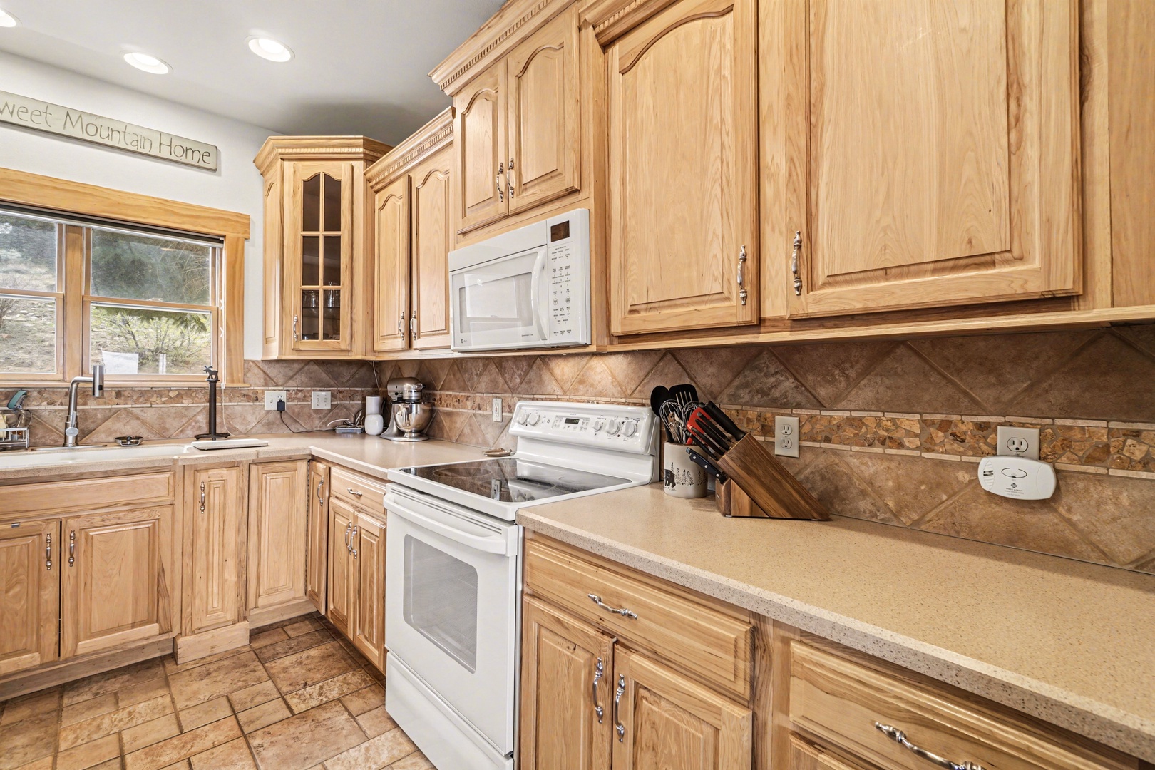 Your fully equipped kitchen.
