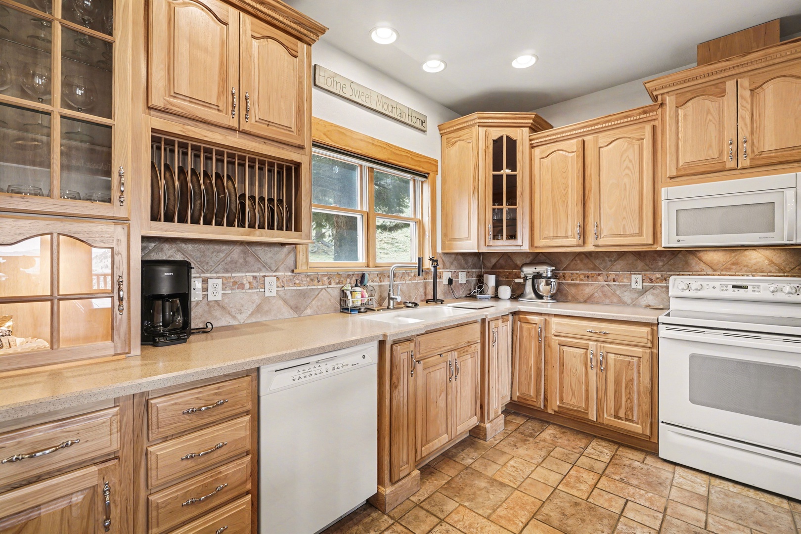 Your fully equipped kitchen with everything you need to create memorable meals during your stay.