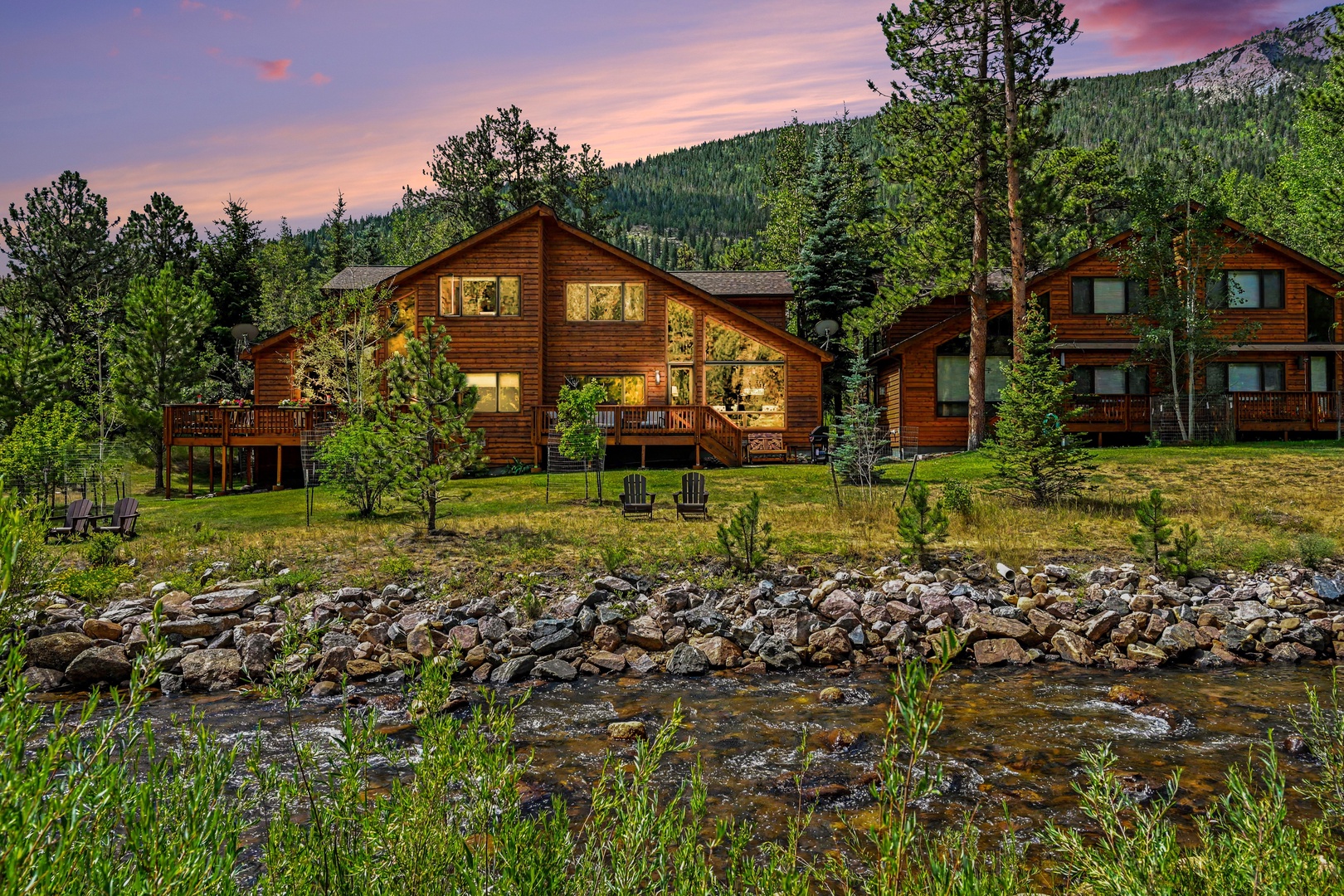 The views can't be beat! Very close to the entrance to Rocky Mountain National Park.