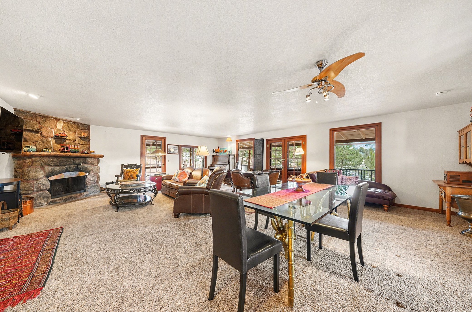 Twin Fawns living room and dining table