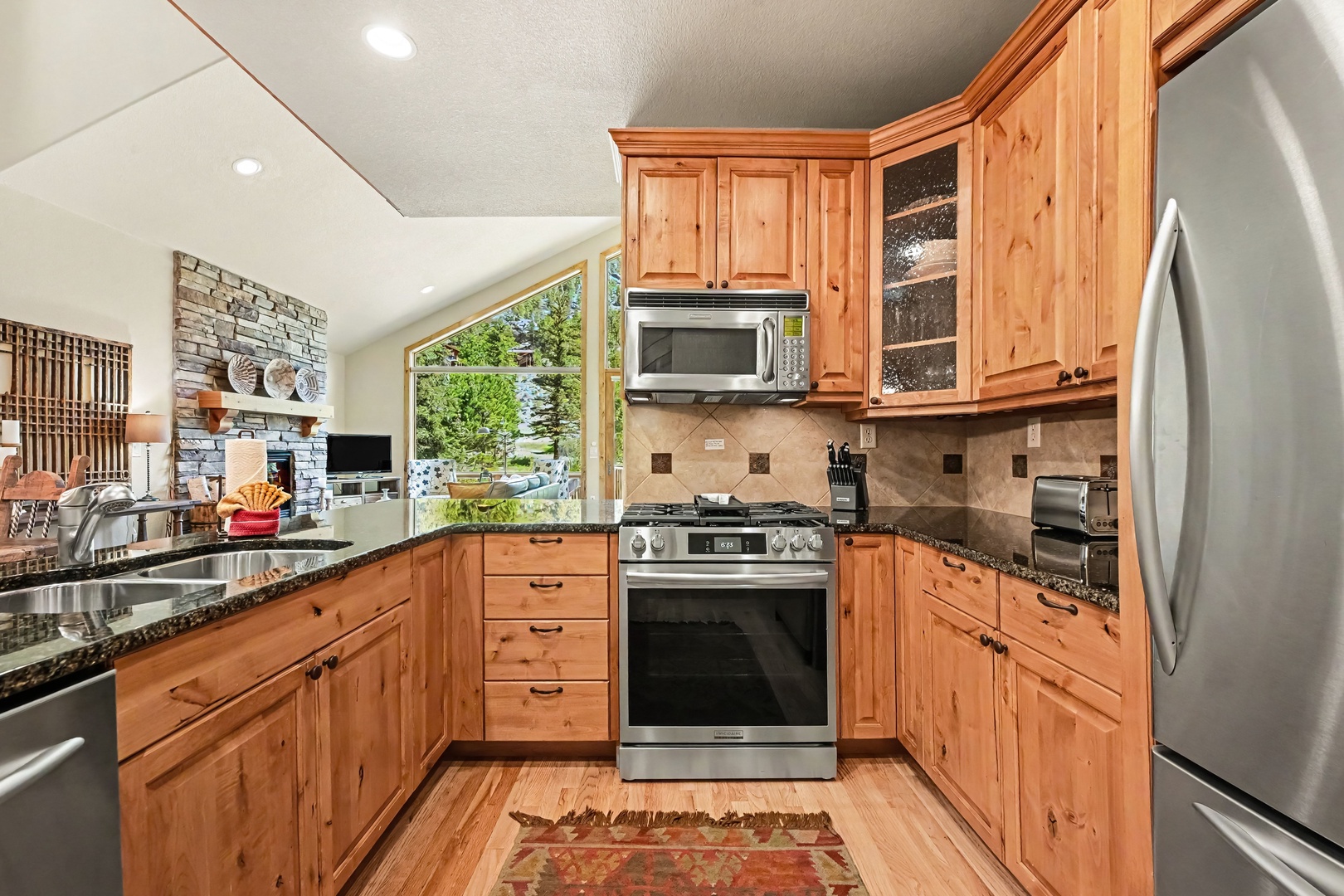 Your well-stocked kitchen with full sized appliances.