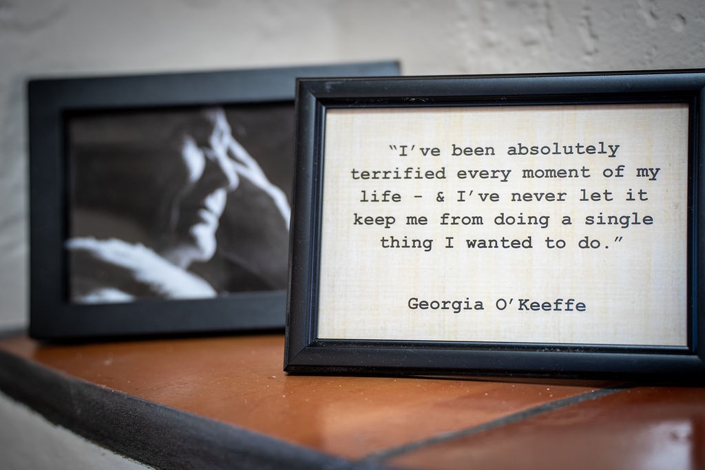 Thoughtful touches await you in this inspiring space, where meaningful quotes create a warm, personal atmosphere for your stay.