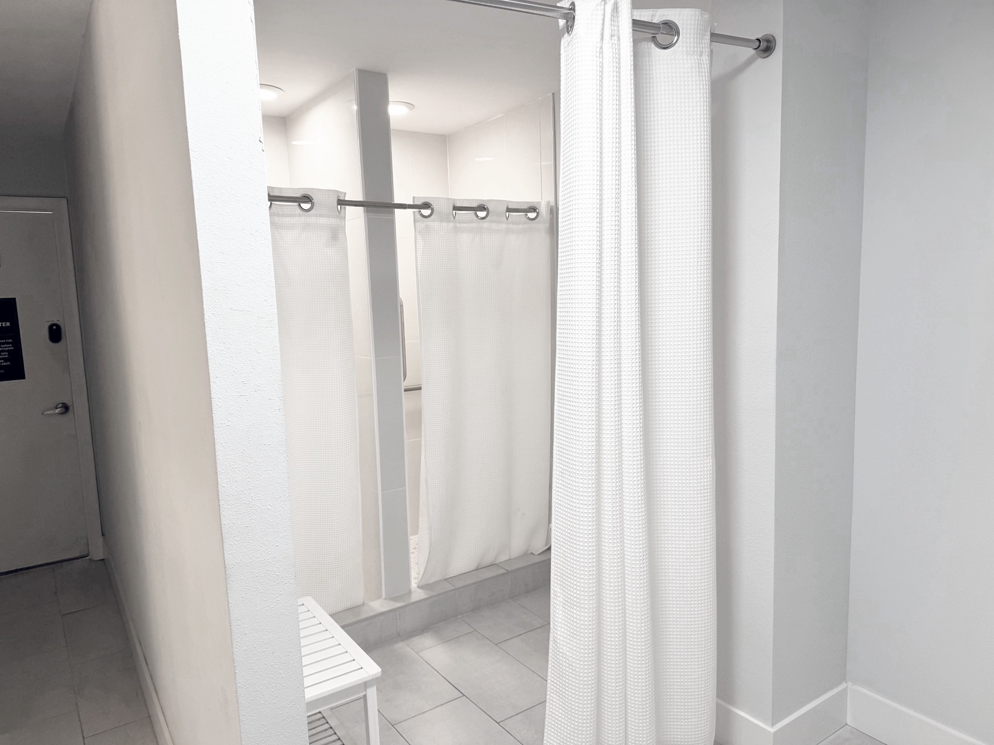 Enjoy the saunas for both men and women on the 1st floor along with private showers and dressing rooms.