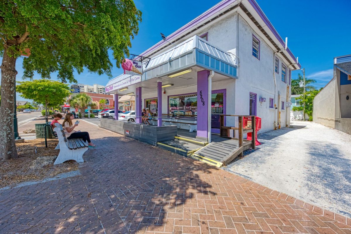 Siesta Key Village Ice Cream shop and other local activities just minutes from the condo.