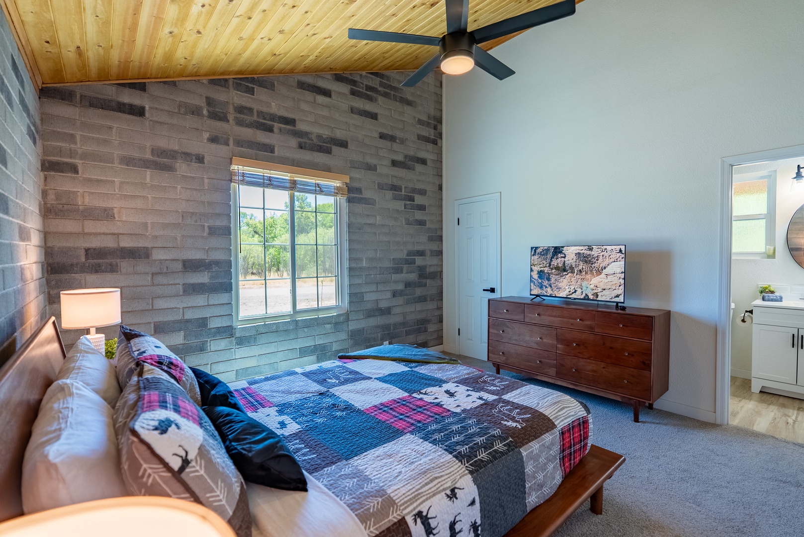 Relax before bed with a smart ROKU enabled television