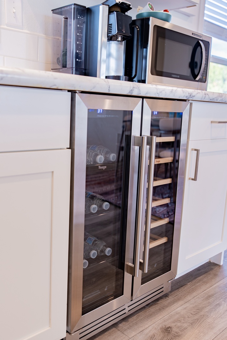 Built-in beverage cooler keeps drinks chilly.