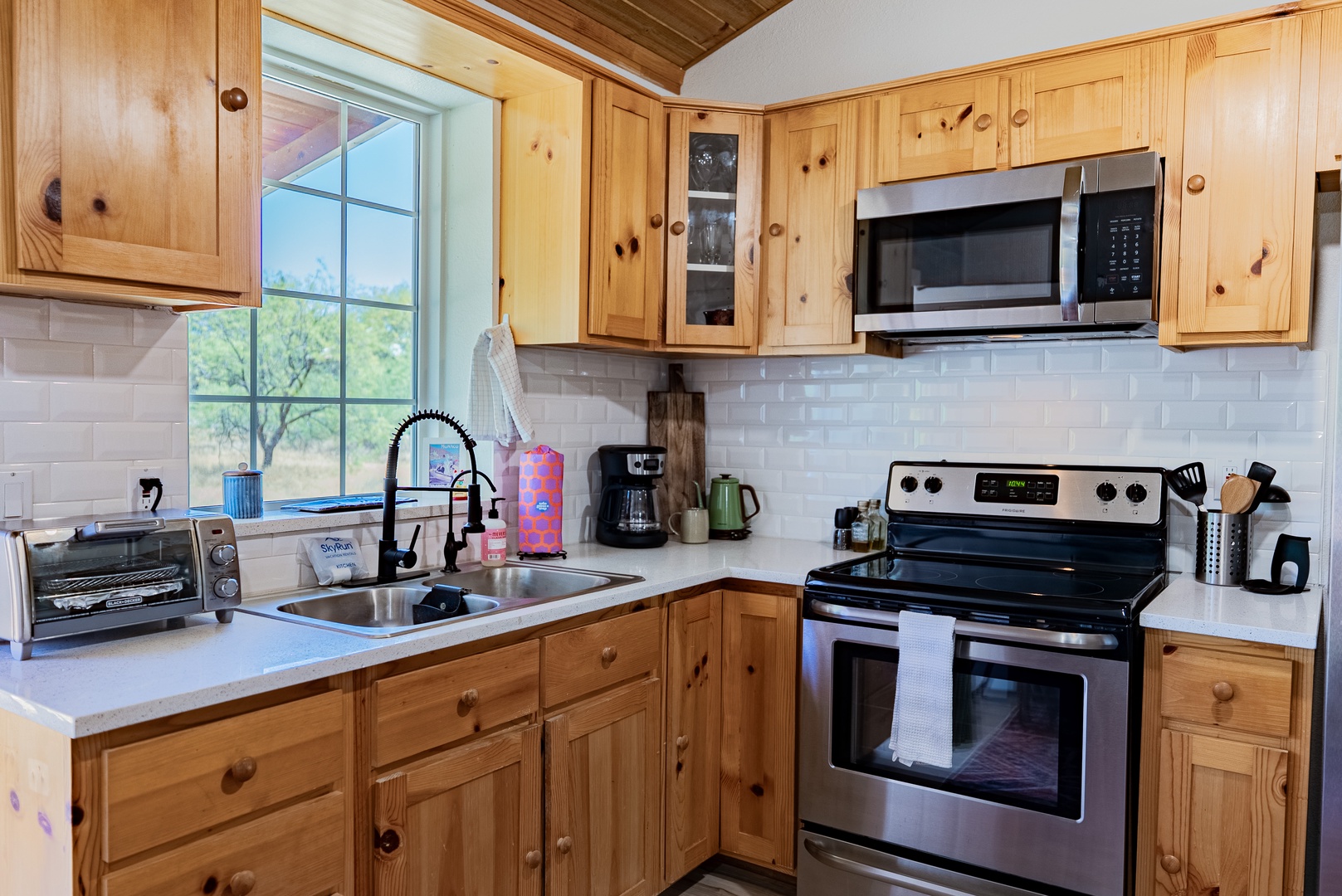 Kitchen has everything you need to cook vacation meals