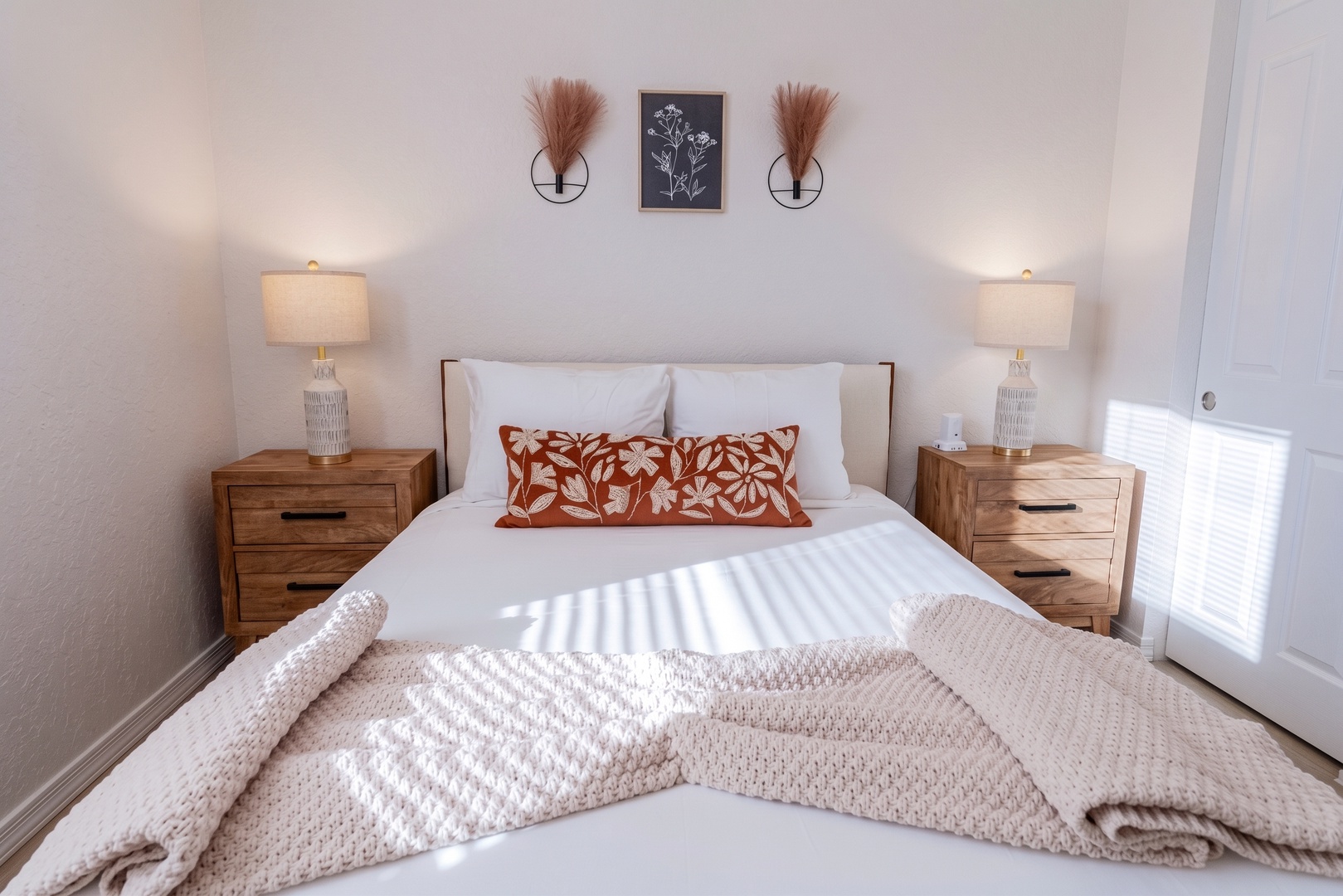 Your peaceful bedroom retreat Queen bed