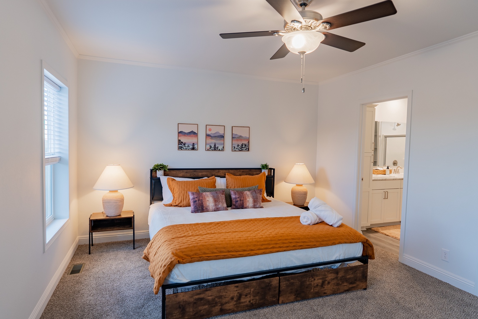 King bedroom has ensuite huge bathroom.