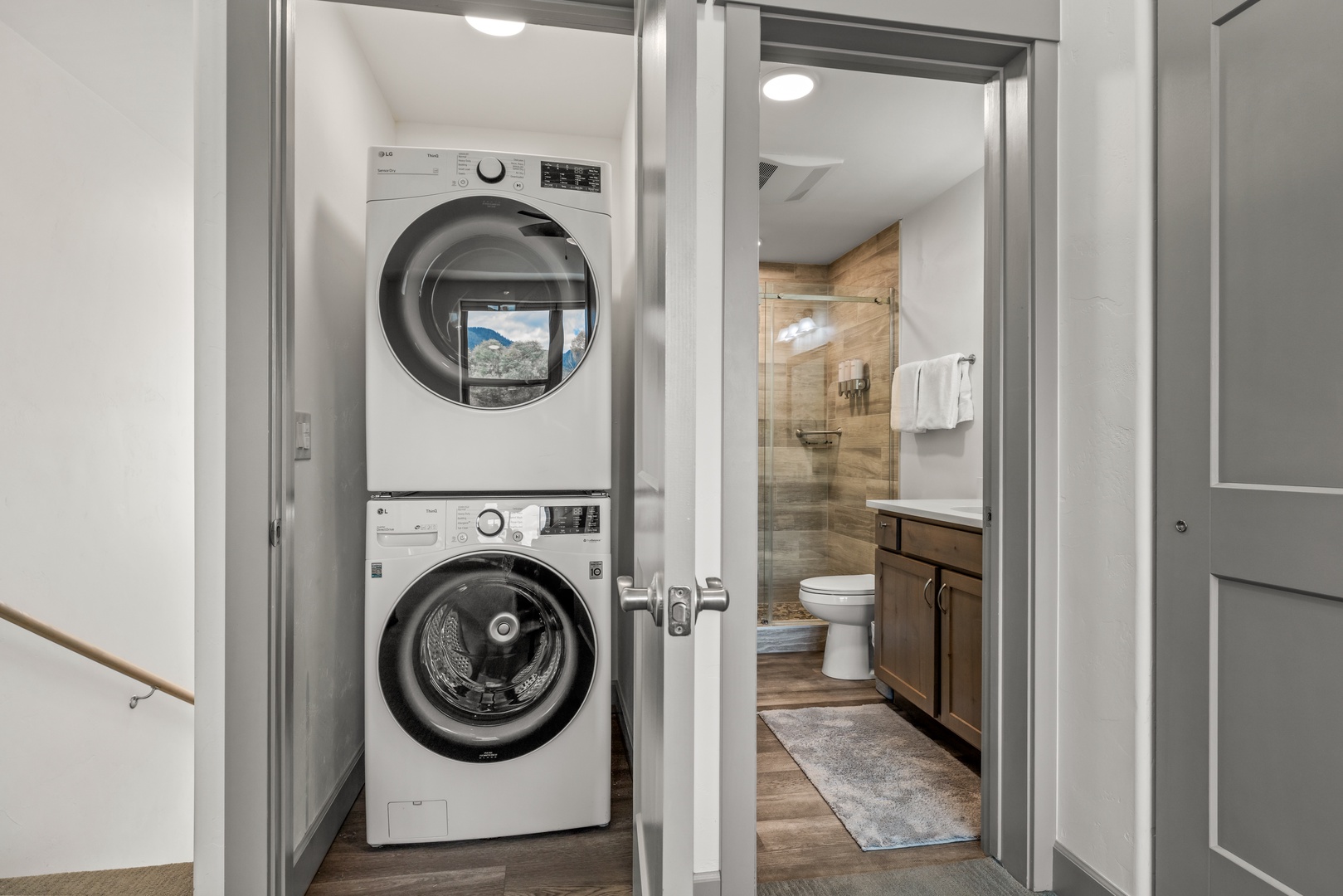 Conveniently tucked away, your in-unit washer and dryer make it easy to pack light and keep fresh throughout your stay. Just steps from the bathroom, this thoughtful setup adds comfort and flexibility to your mountain getaway.