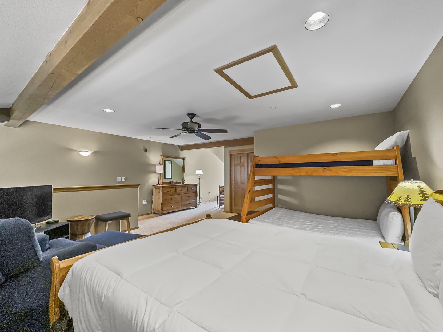 1667500660746B6_Frisco__charlie@skyrun.com90144_probr