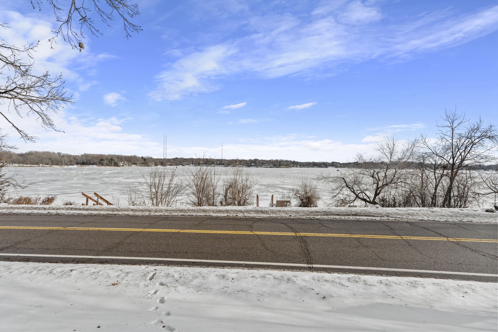 Across-the-street access to Lake Johanna with scenic shoreline views year-round