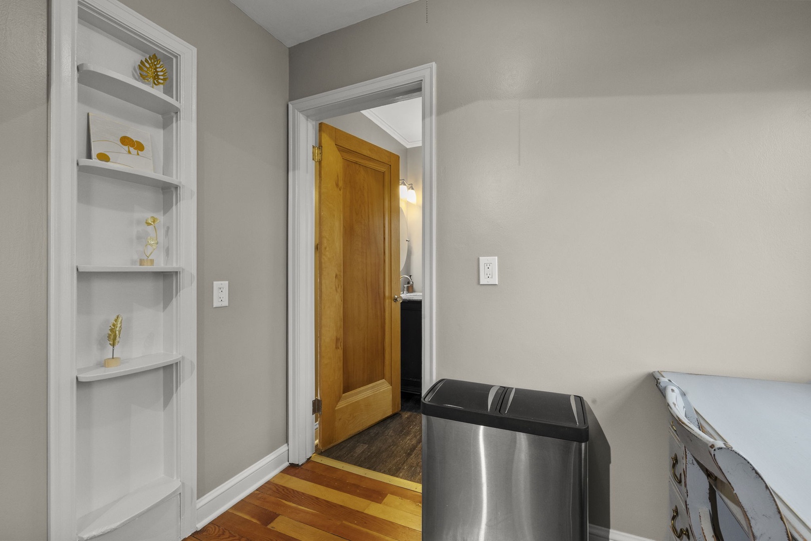 hallway-built-in-shelving