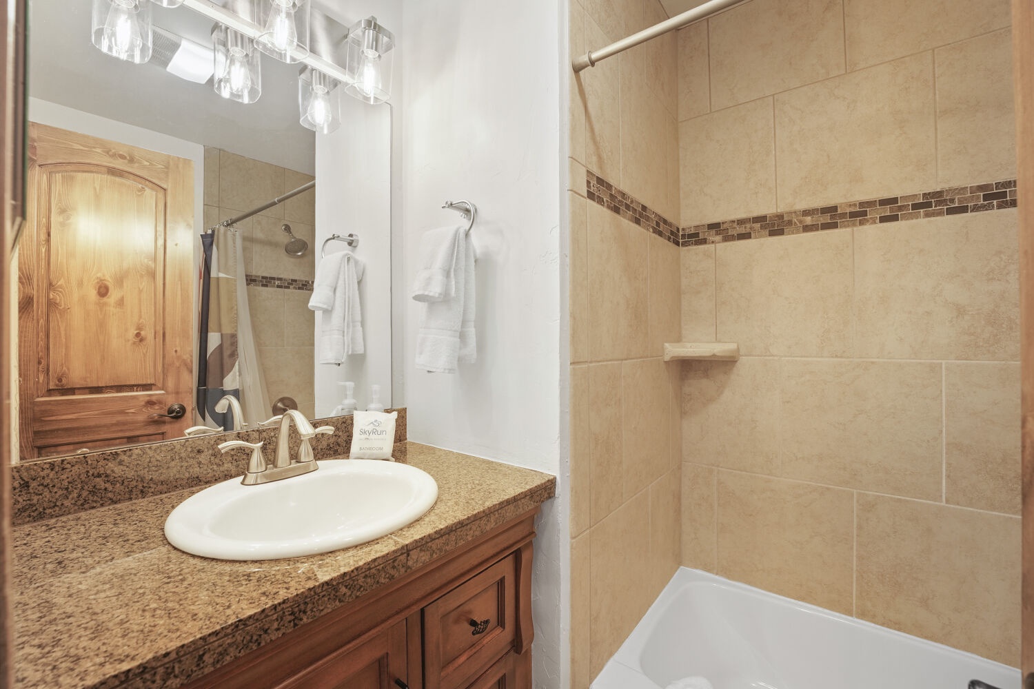 Guest Bathroom en-suite 2