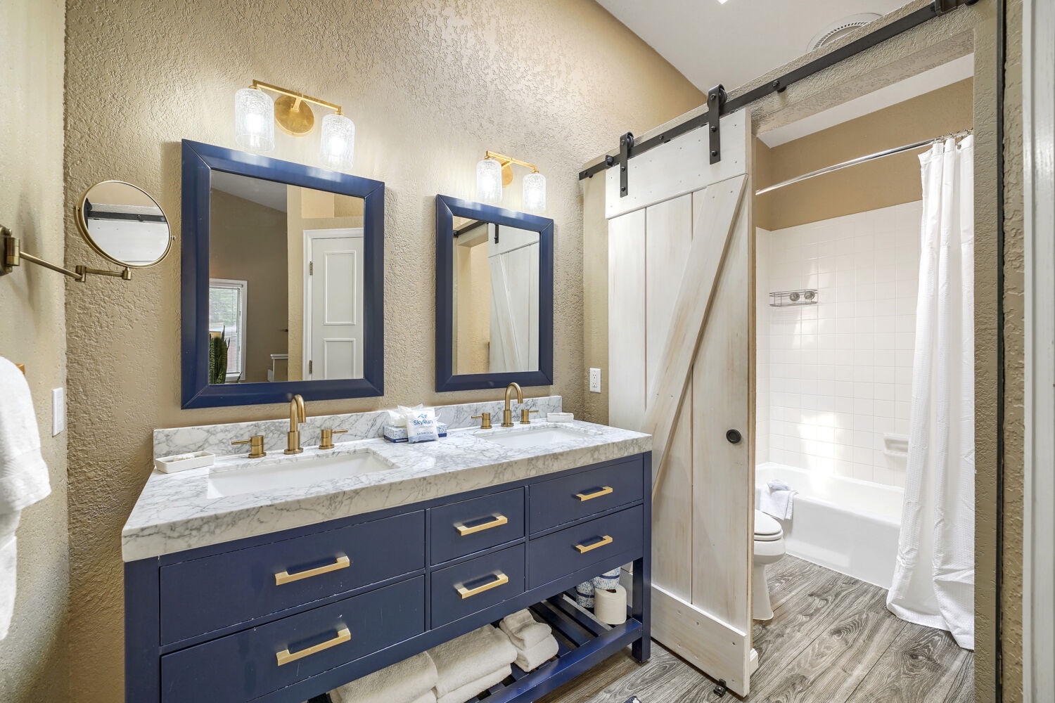 Primary En-suite Bathroom