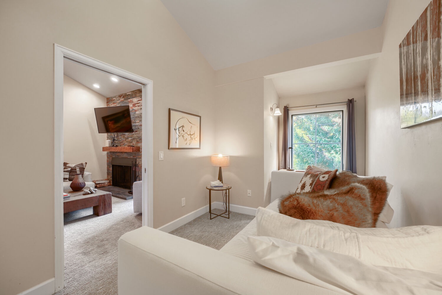 Guest Bedroom 2/Office