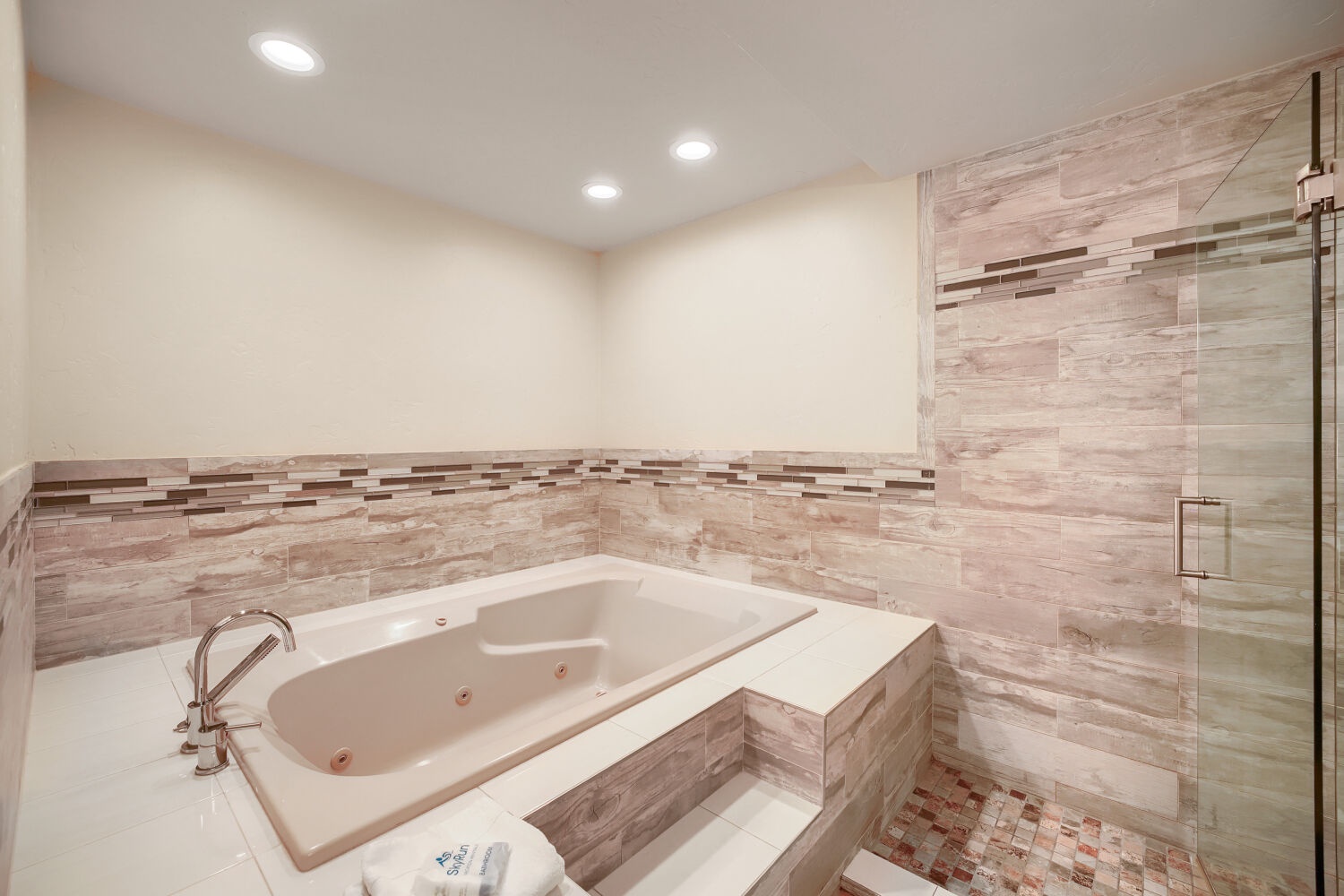 Primary En-suite Bathroom