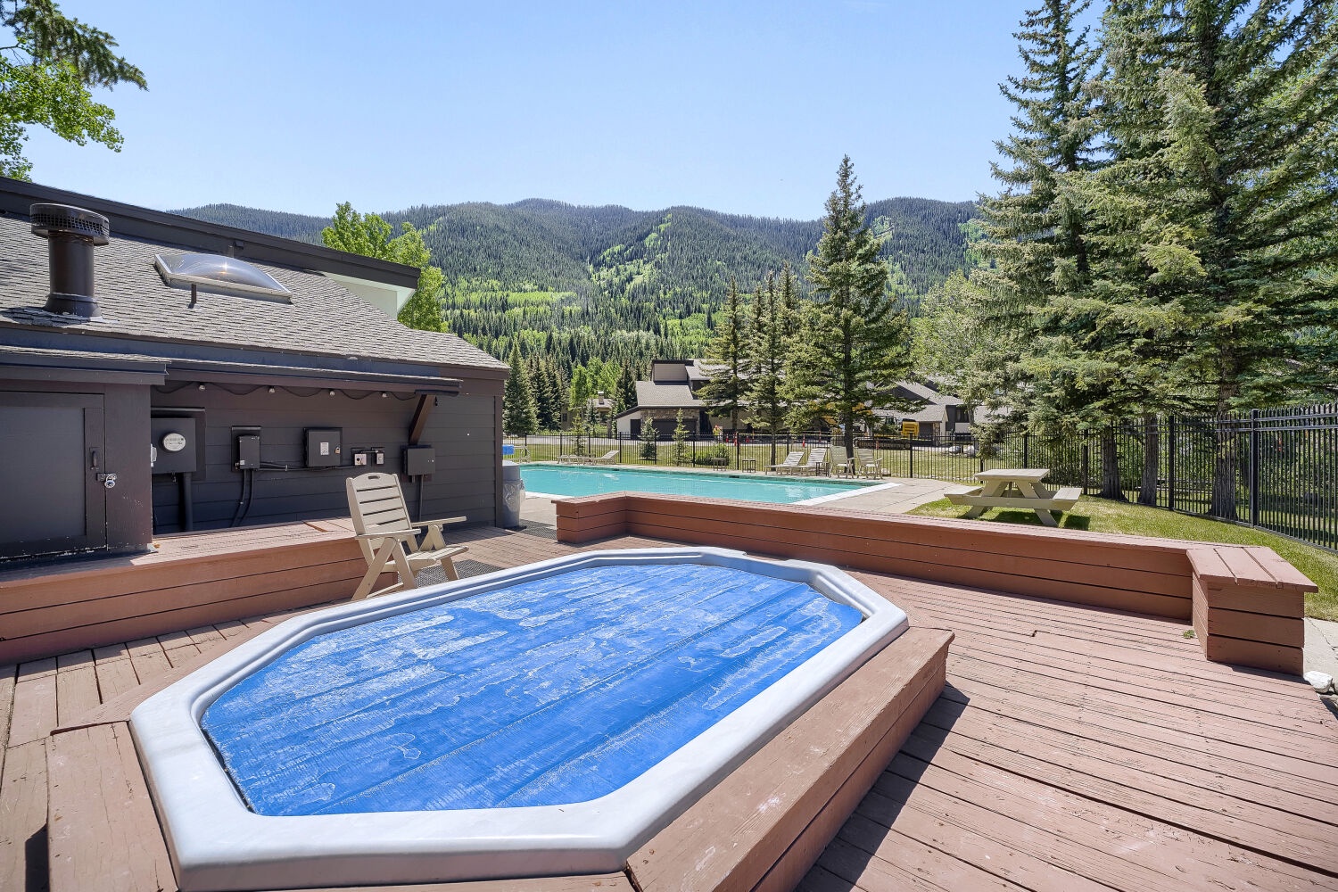 Community Hot Tub and Pool