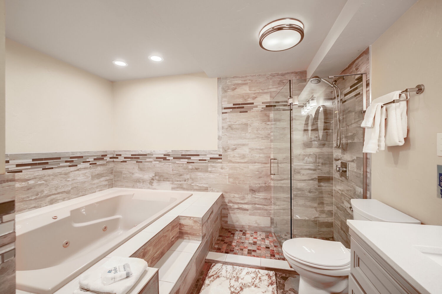 Primary En-suite Bathroom