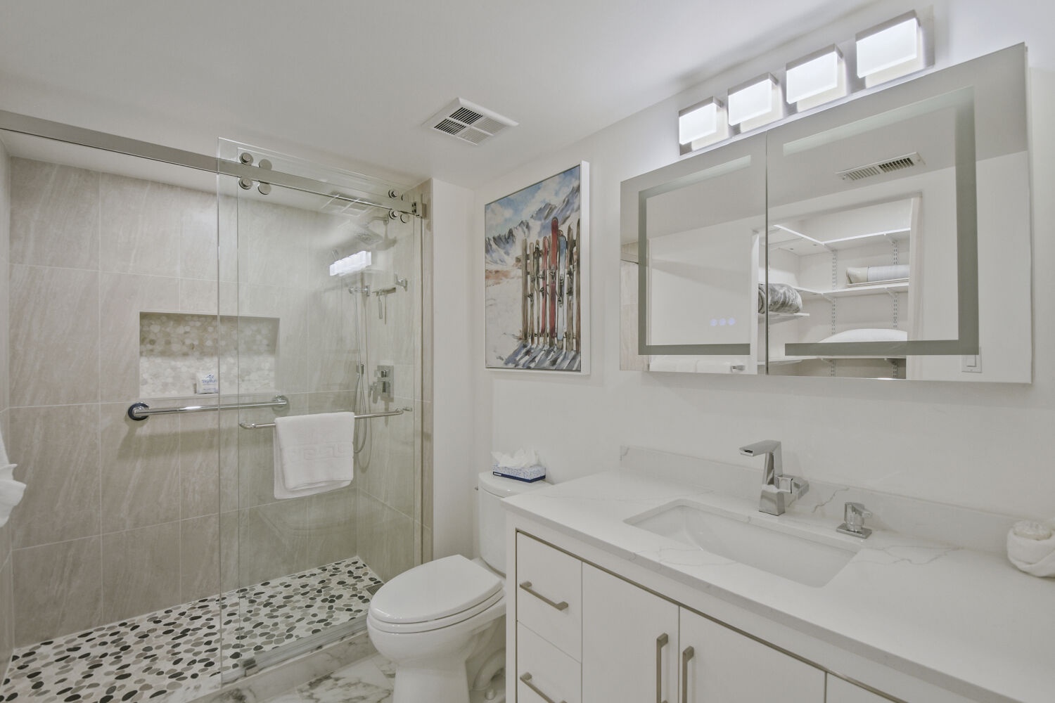 Primary En-suite Bathroom