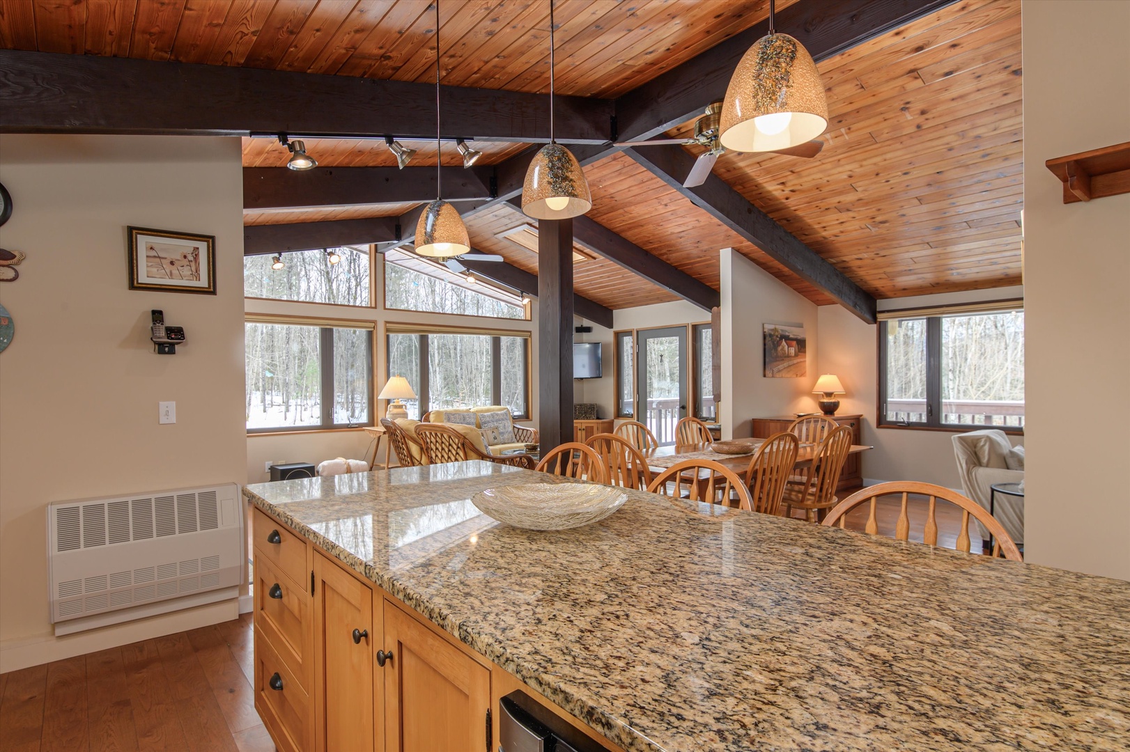 Open, welcoming kitchen—perfect for meals, conversation, and entertaining.