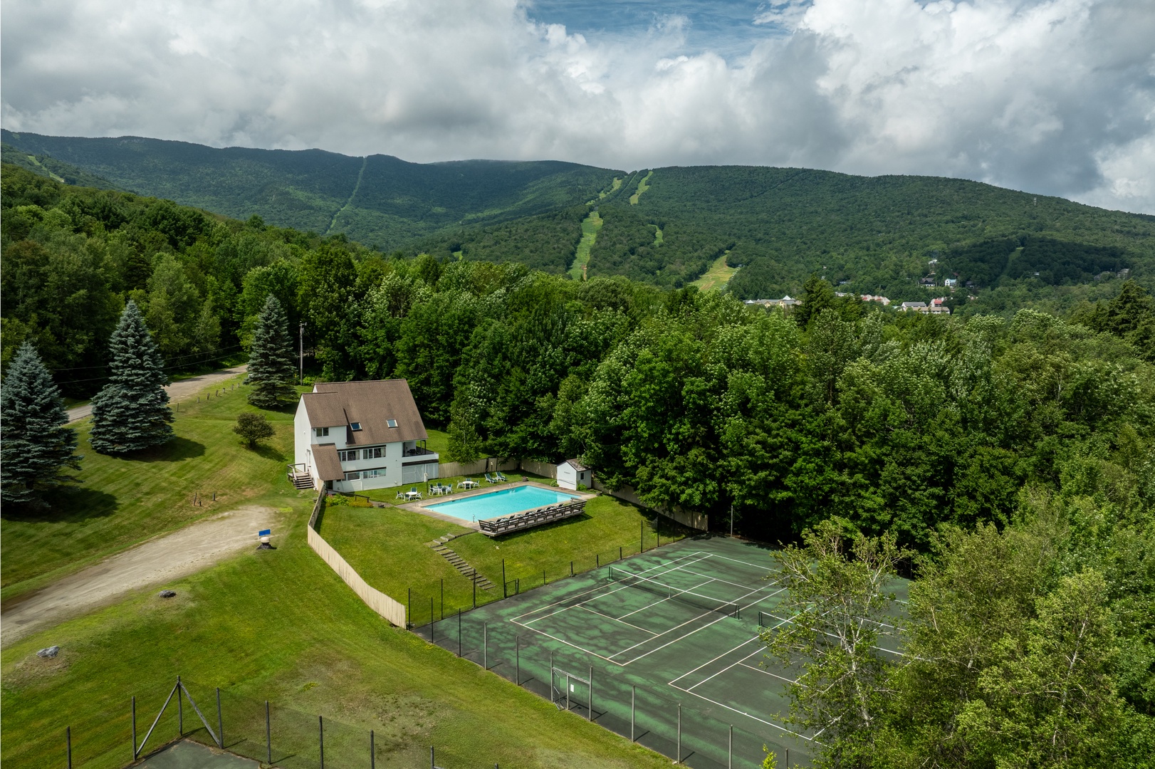 Shared Pool and tennis courts for fun family summer activities