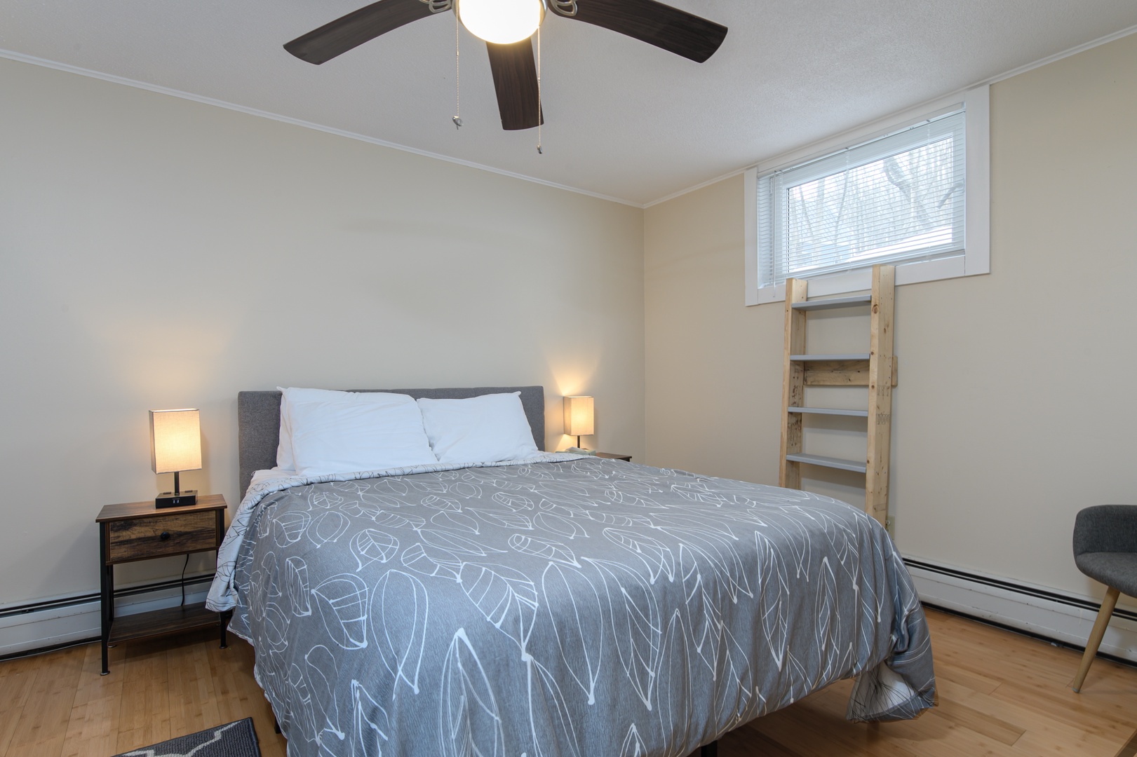 After a day of adventure, relax in your bedroom with a comfortable queen bed and a welcoming atmosphere.