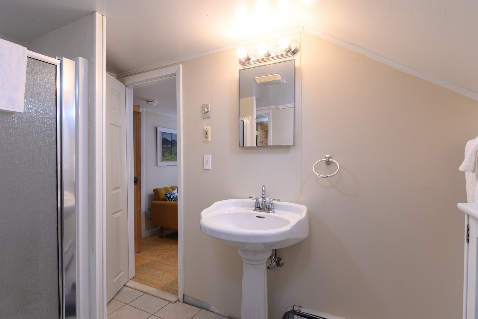 Step into a fresh, welcoming bathroom designed to help you unwind and refresh with ease, whether you’re starting your day or winding down at night.