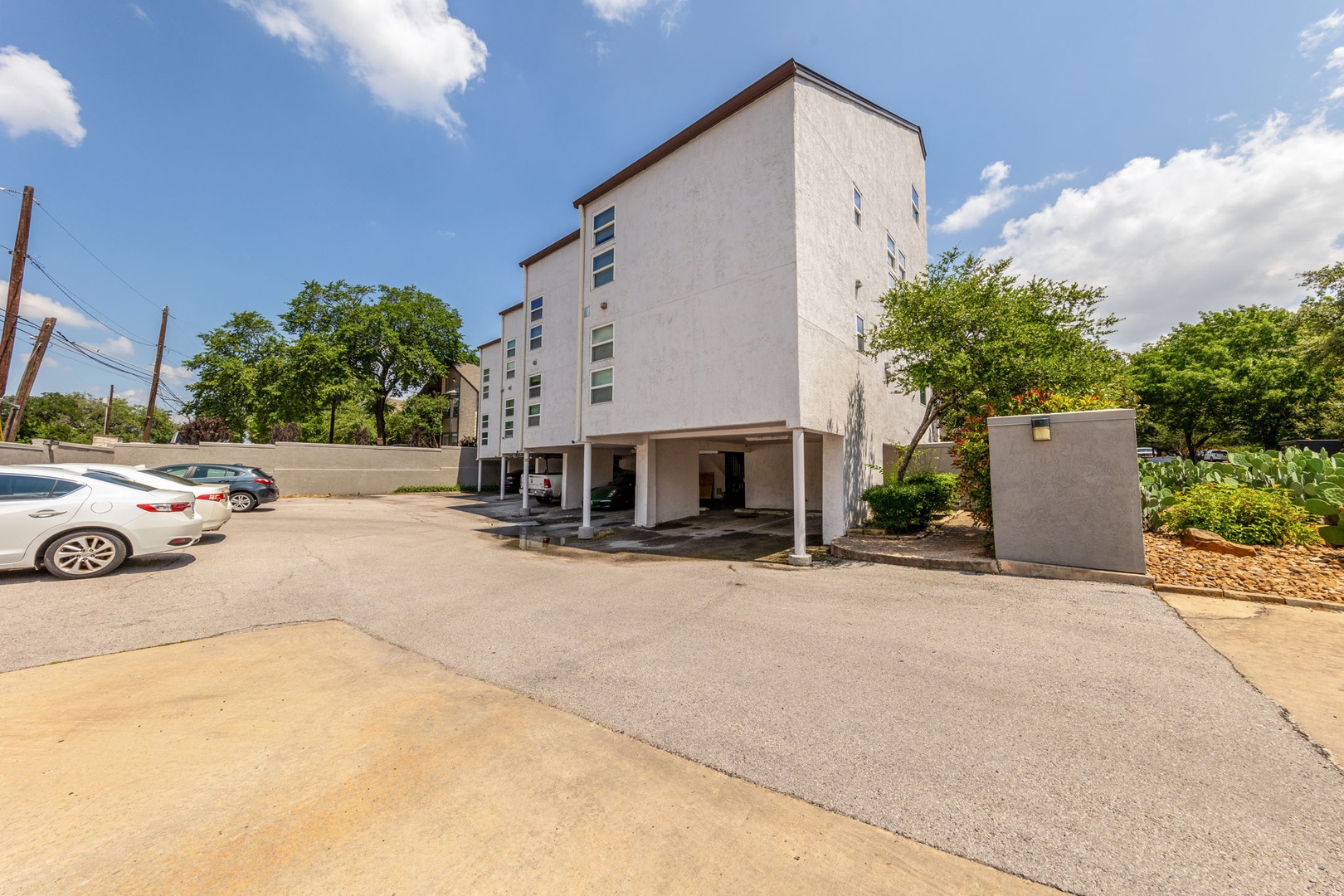 Not in dense urban area despite convenient location