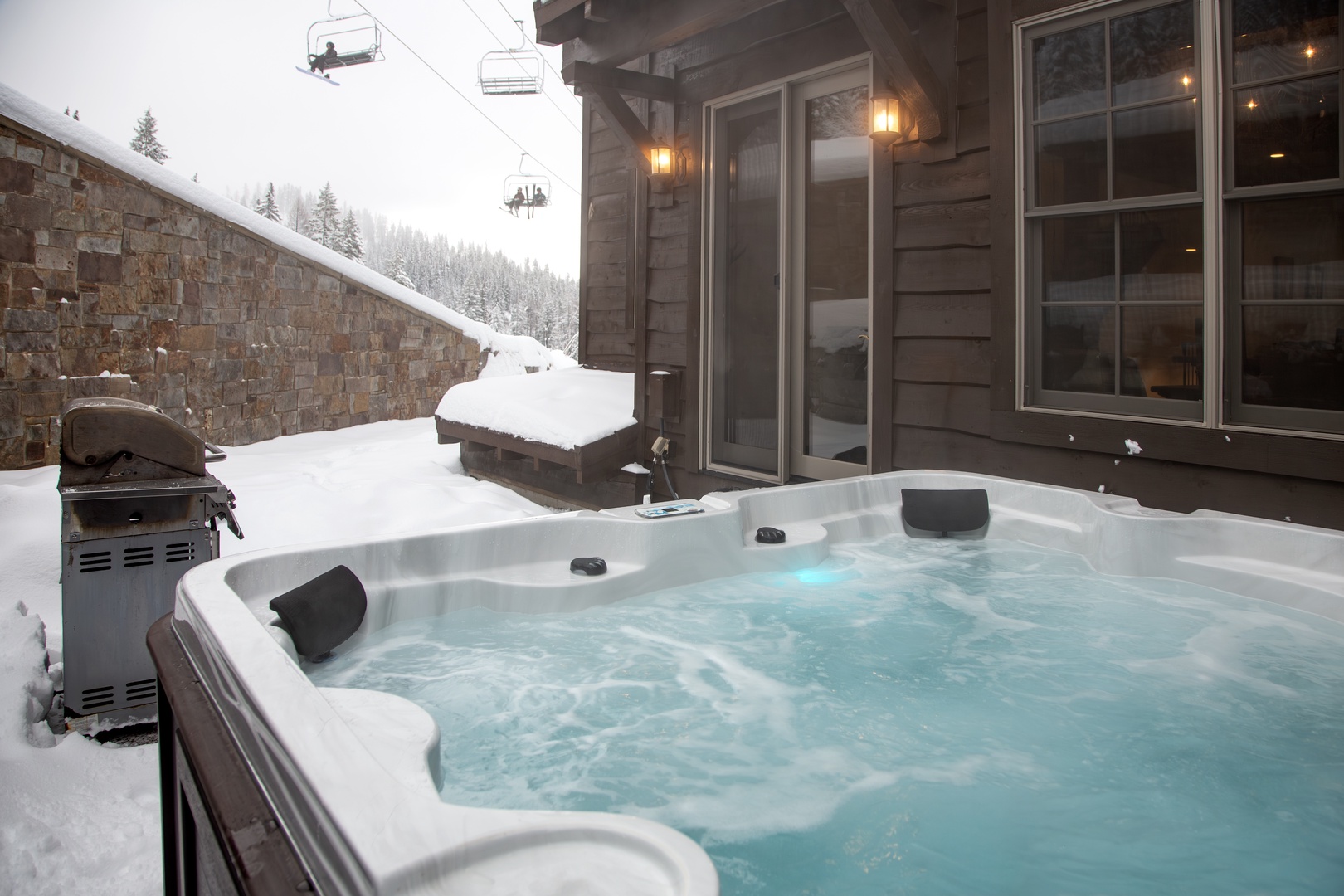 Relax après-ski in your hot tub