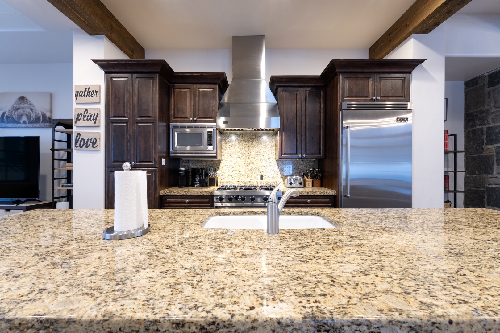 Luxury kitchen for après feasts