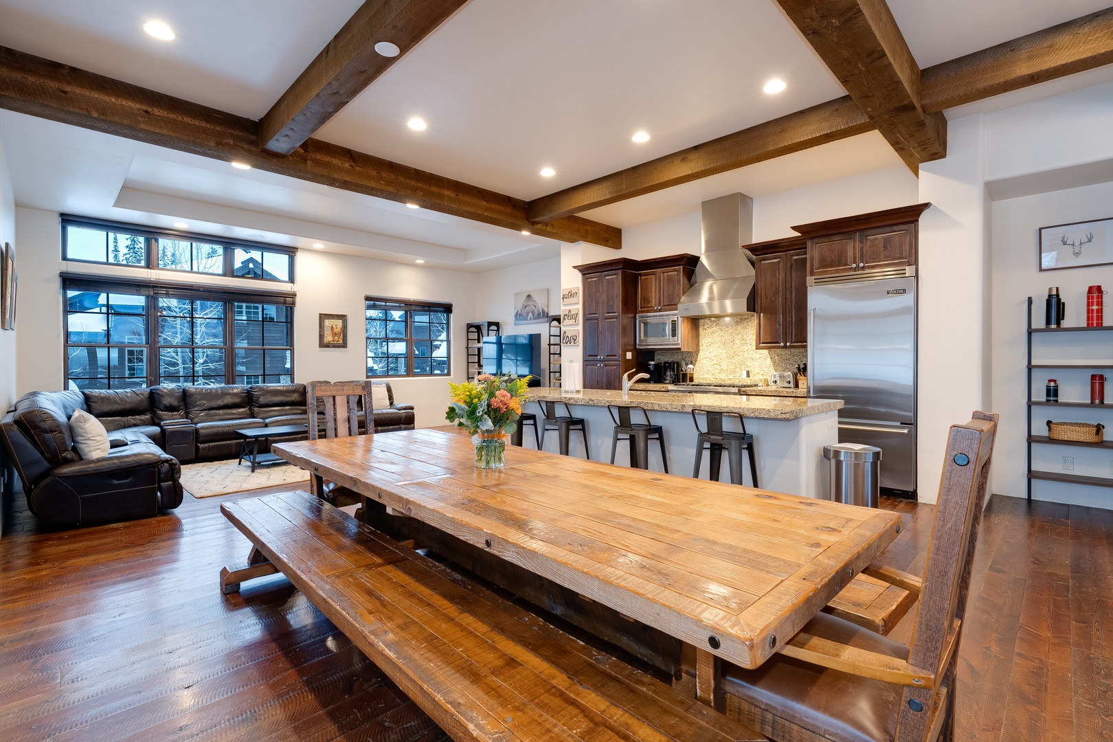 Bright, inviting mountain lounge