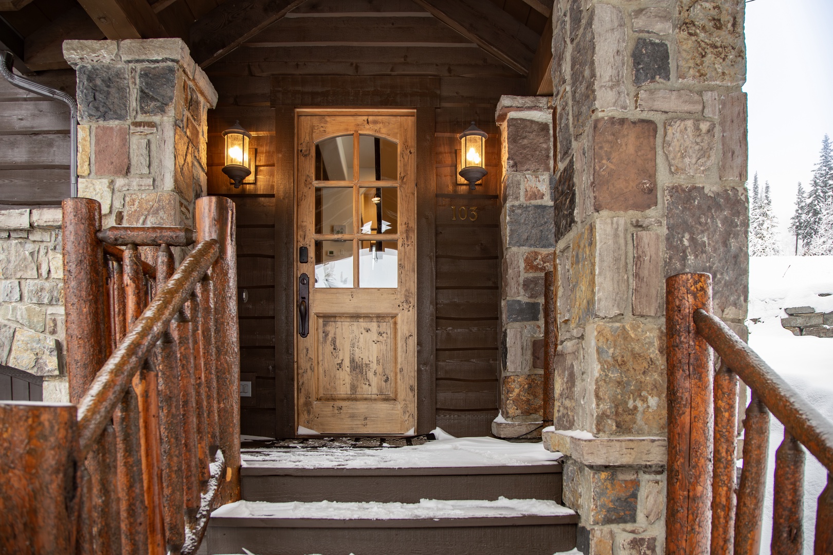 Luxury home steps from slopes