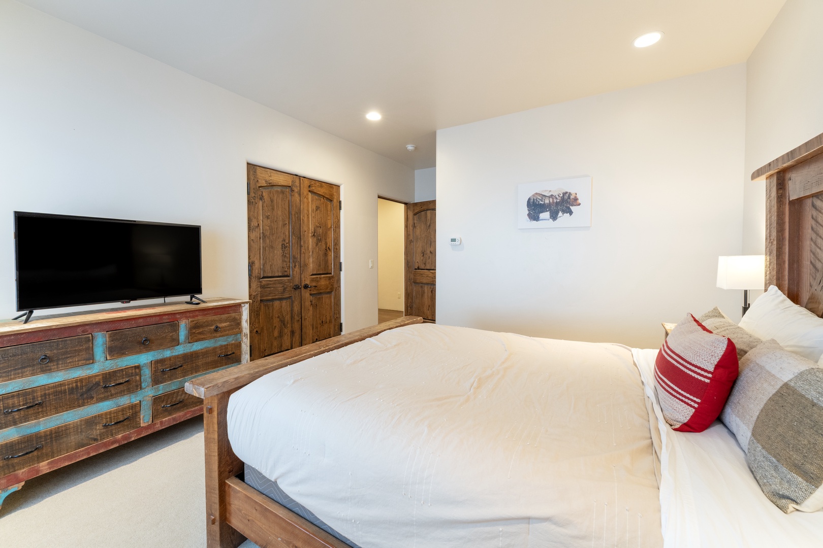 Peaceful guest room retreat