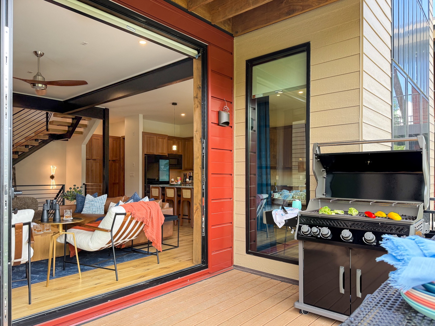 Combine indoor / outdoor dining!