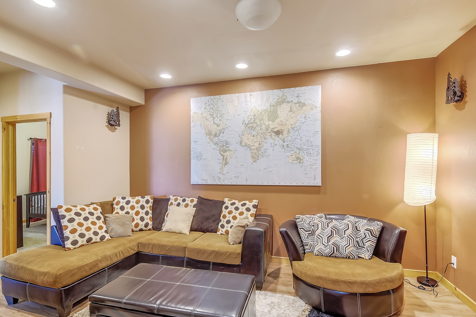 Second living Space downstairs great for the kids entertainment