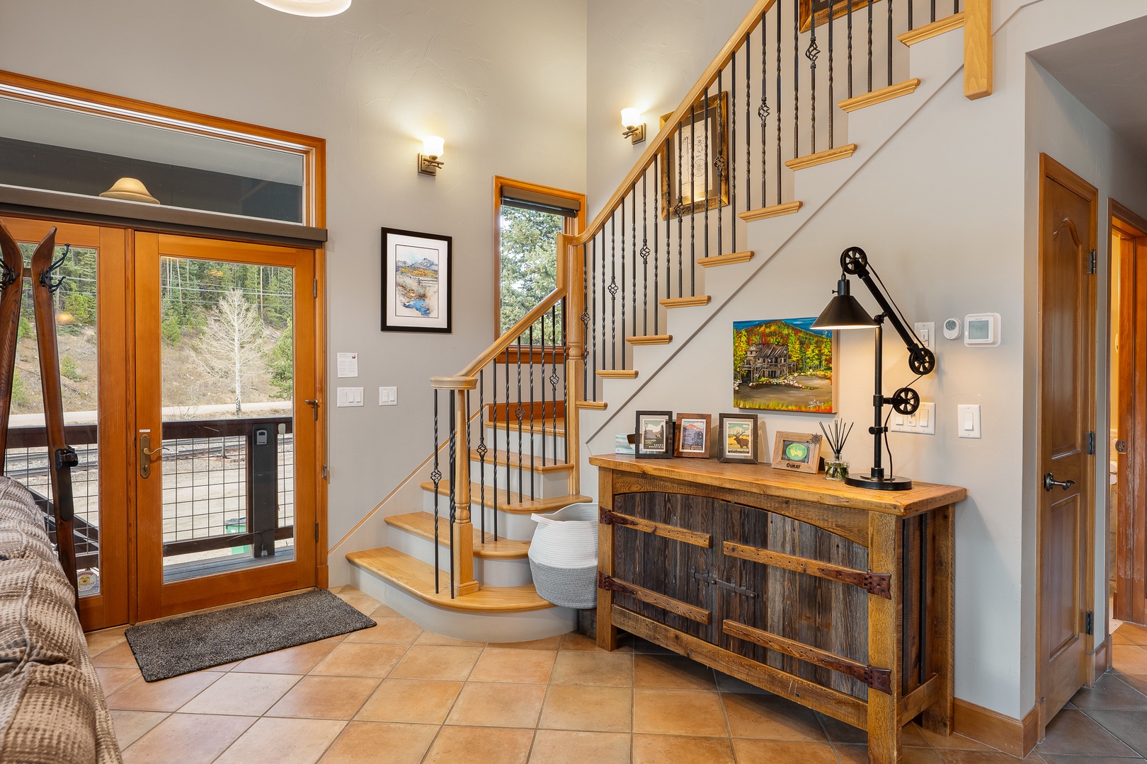 176 Fir Dr Upper Level SR-21