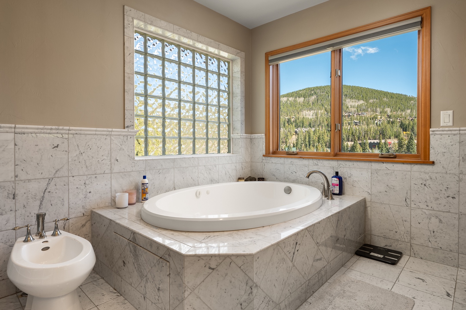 176 Fir Dr Upper Level SR-3