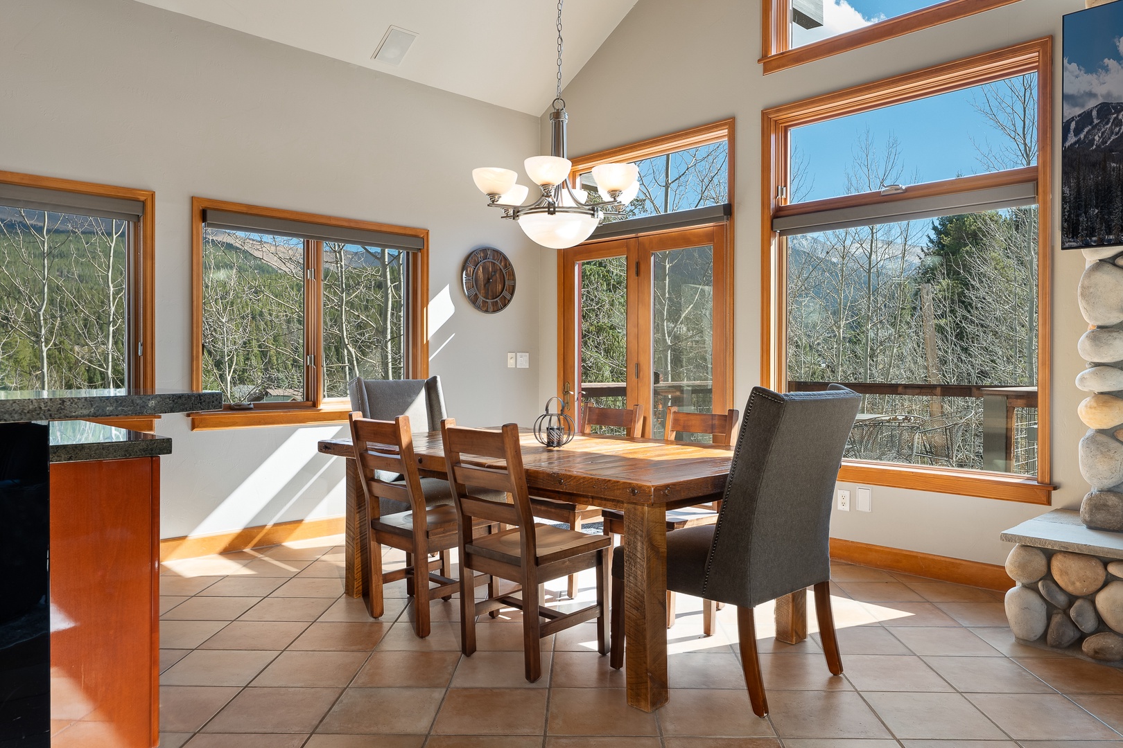 176 Fir Dr Upper Level SR-16