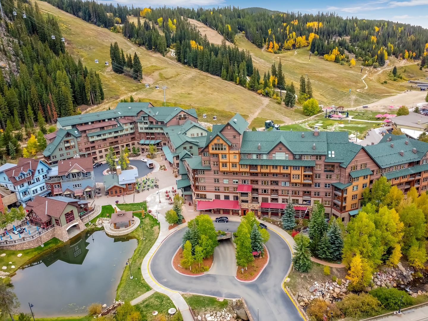 Zephyr Mountain Lodge Ski-In/Ski Out