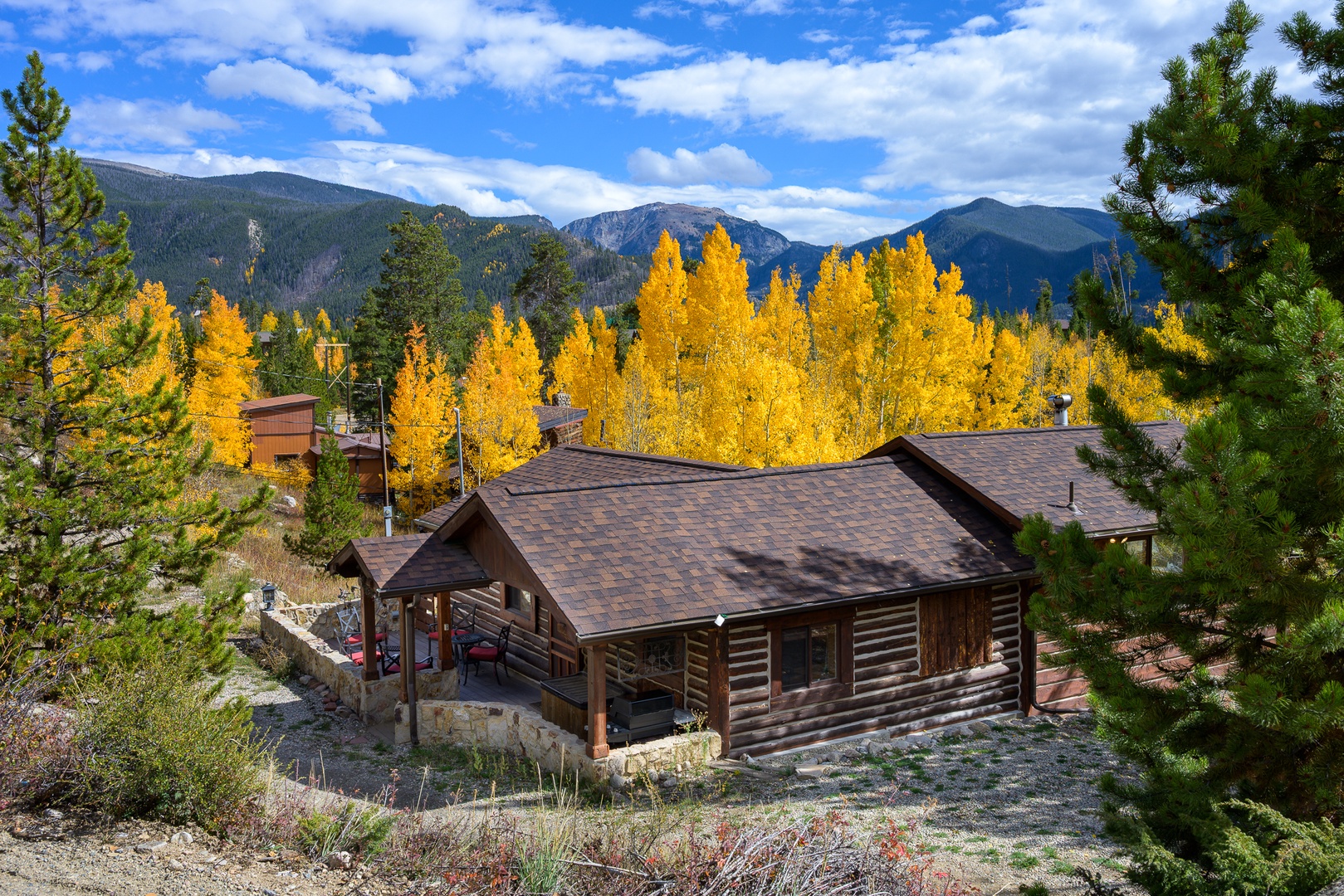 Colorful aspen and mountain views