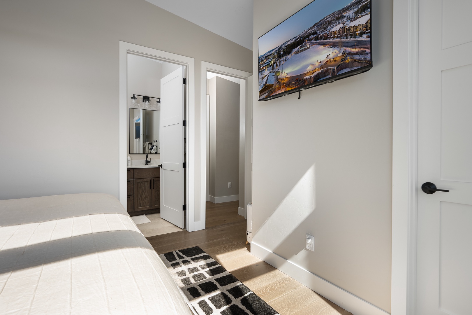 Enjoy Smart TV in the primary king Suite
