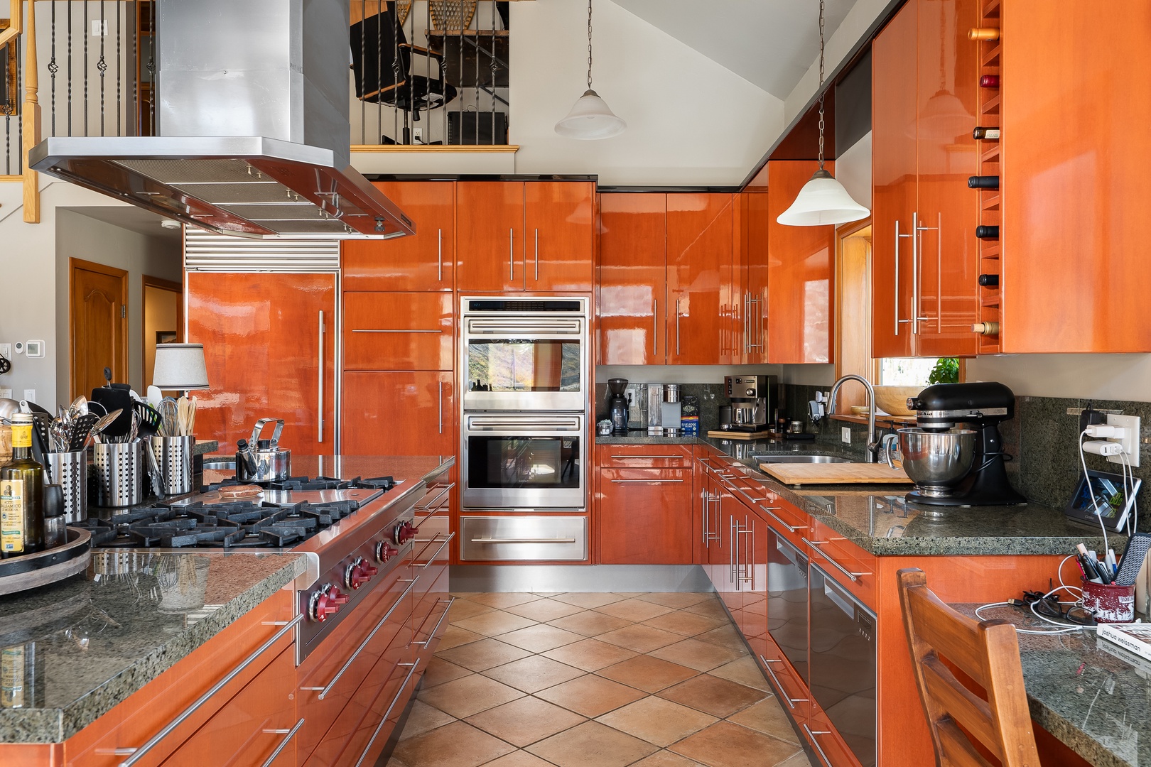 176 Fir Dr Upper Level SR-14