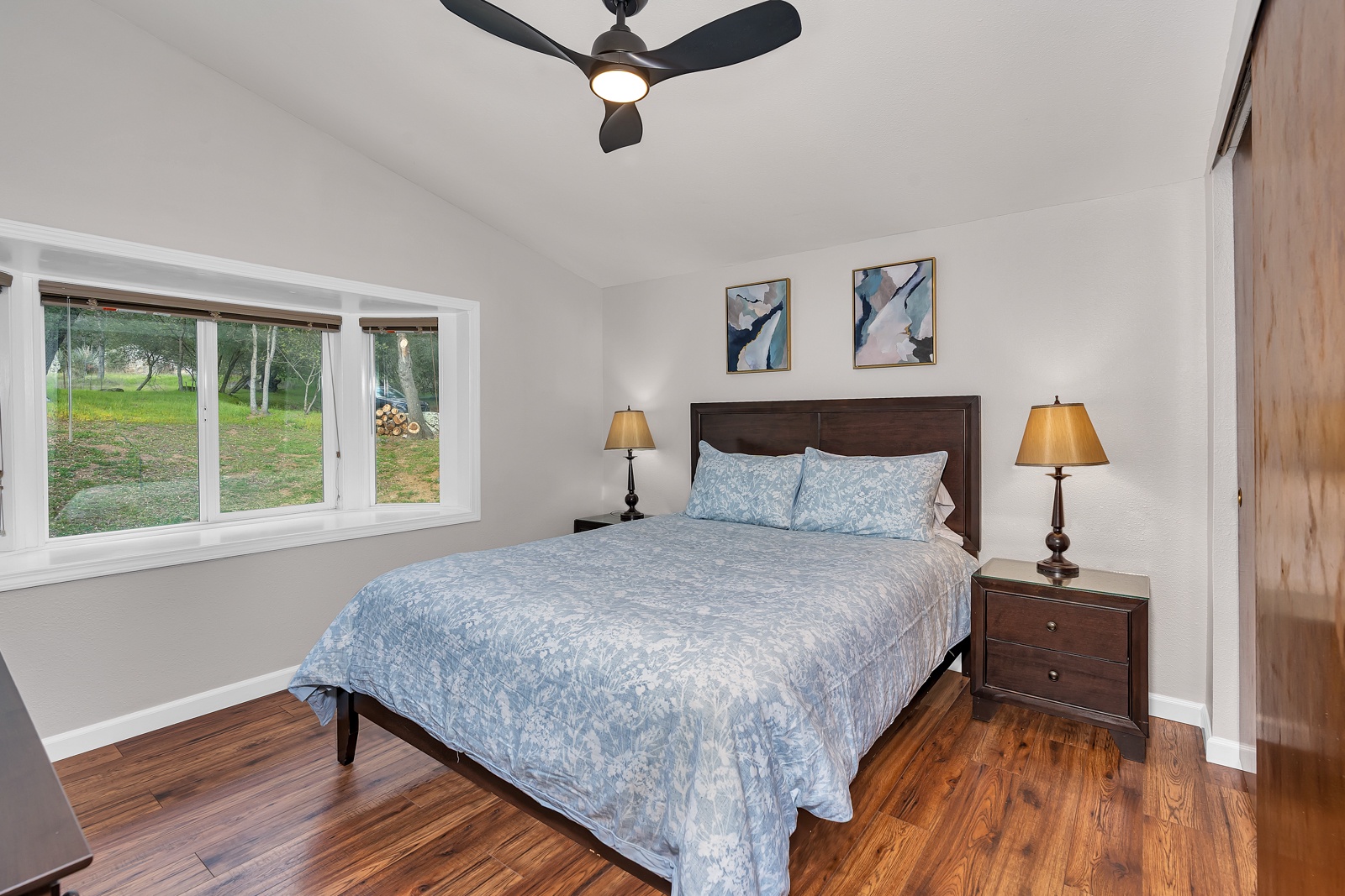 Unwind in your peaceful bedroom with a brand new luxury queen mattresss.