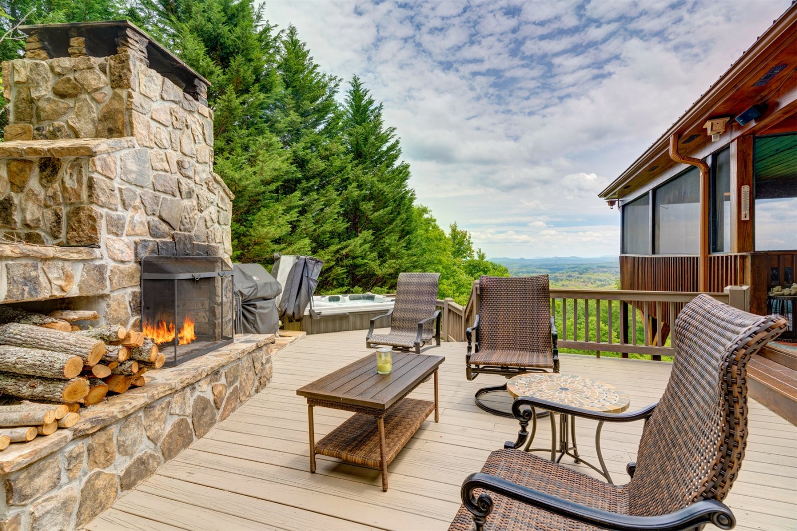 Sky Ridge - Outdoor firepit with a view