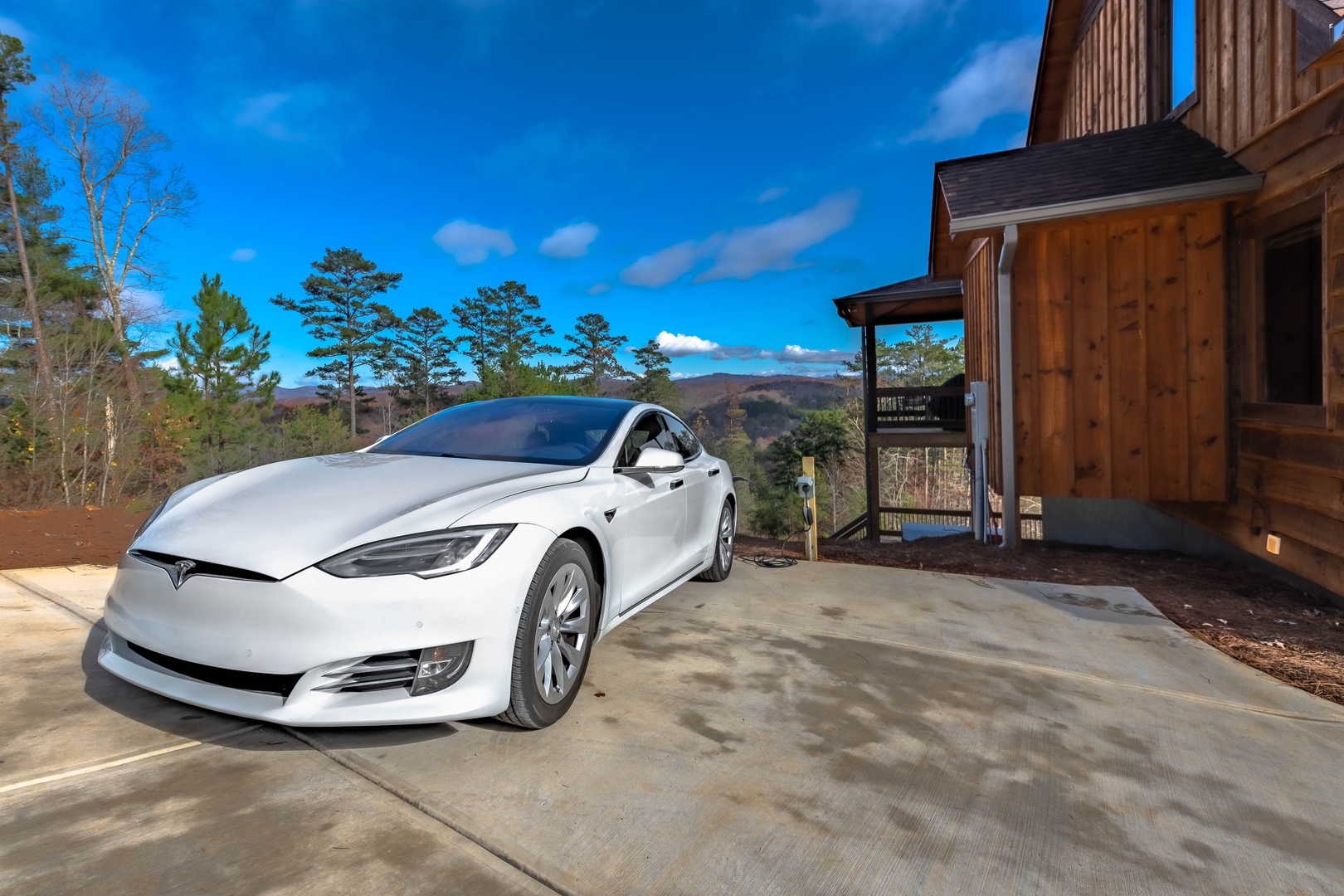 The Ridgeline Retreat- EV Nema 14-50 Outlet with Tesla