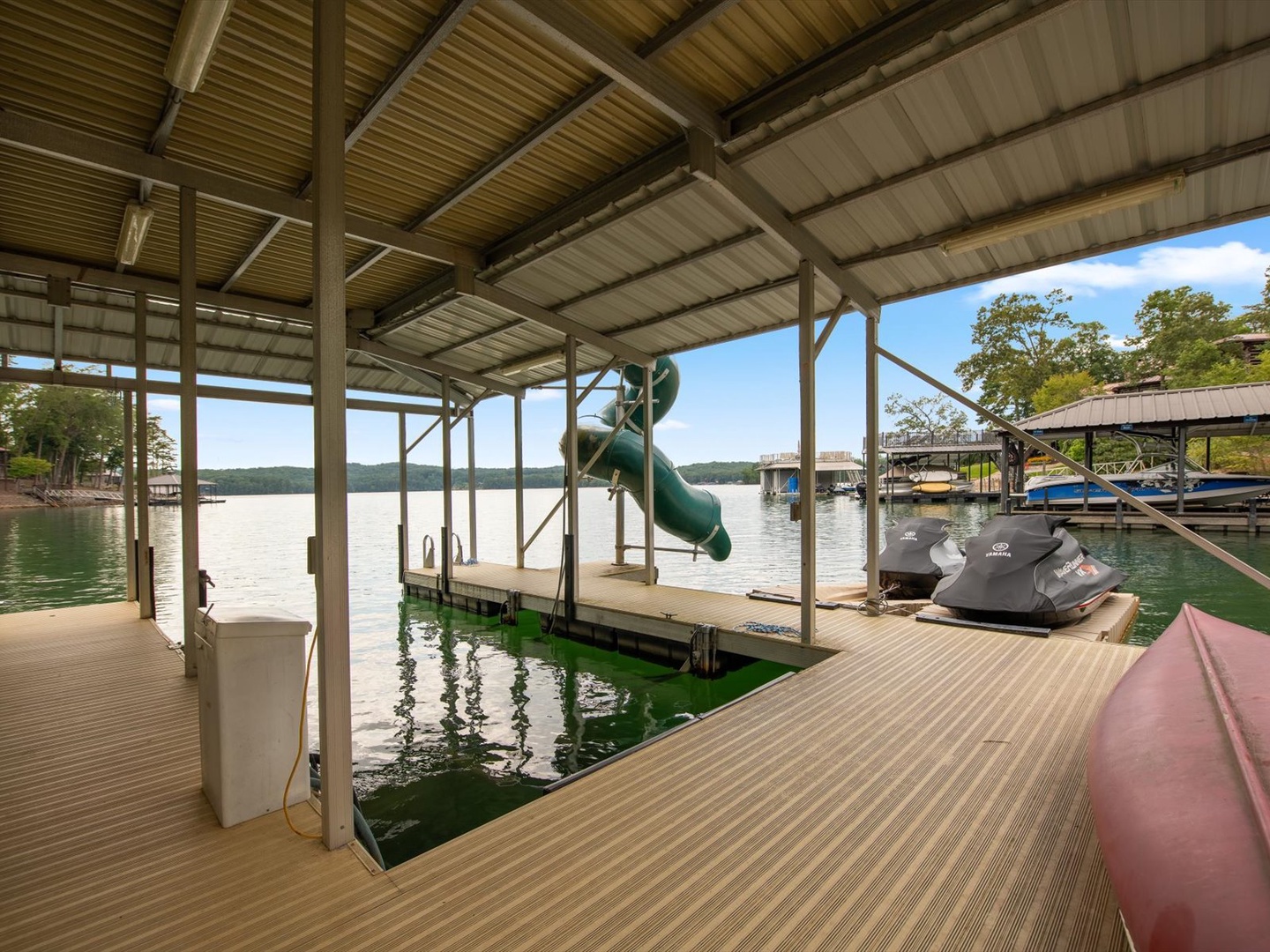 Medley Sunset Cove - Bottom level of the dock with boat dock