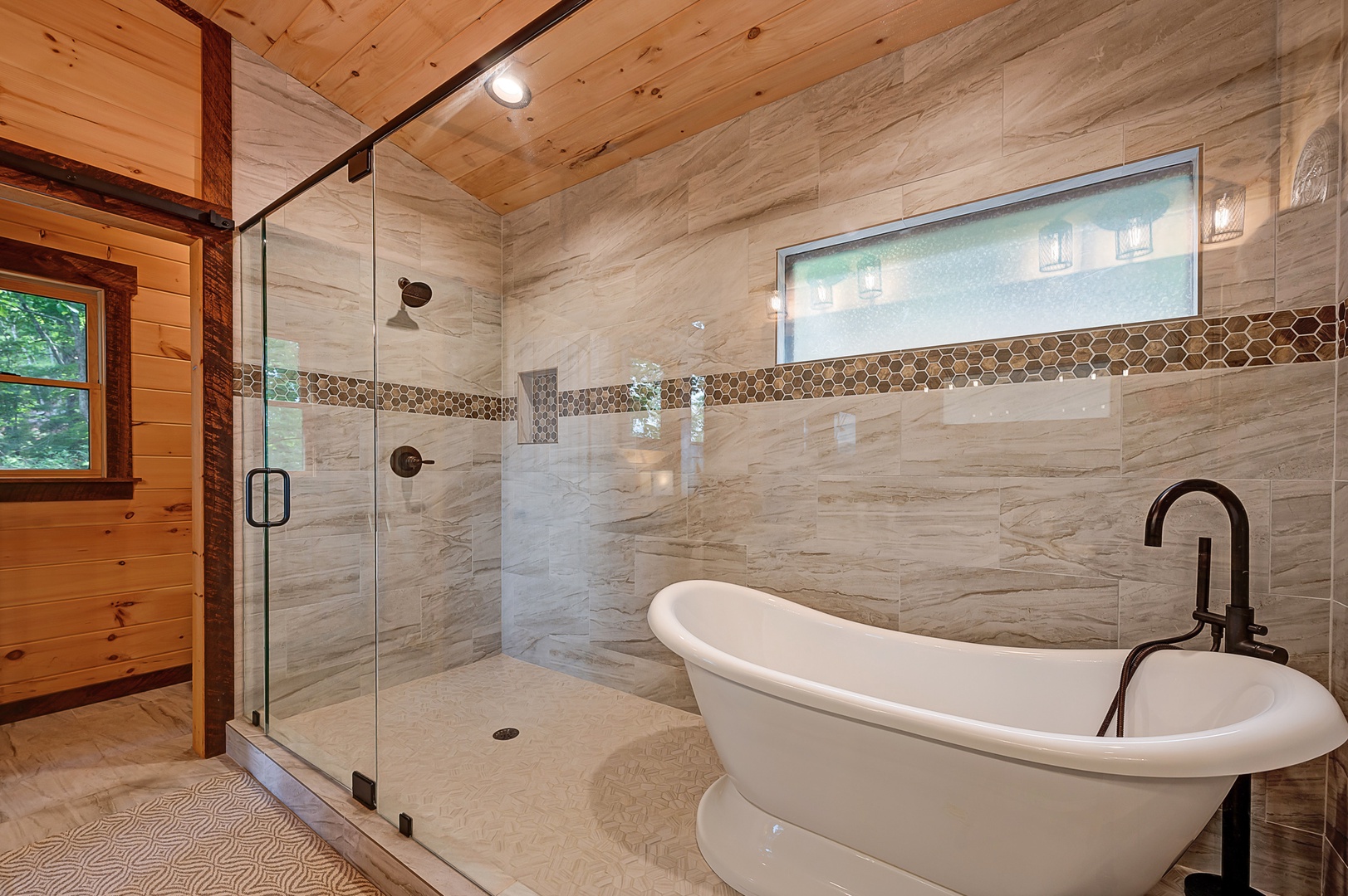 Feather & Fawn Lodge- Walk in shower and soaker tub combo
