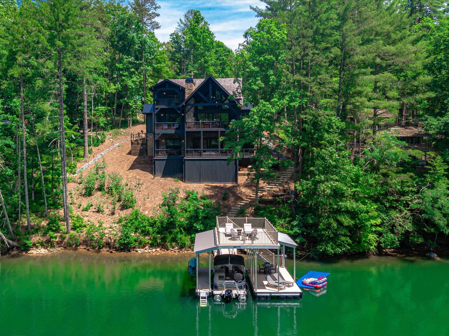 Misty Trail Lakehouse: aerial view of the dock