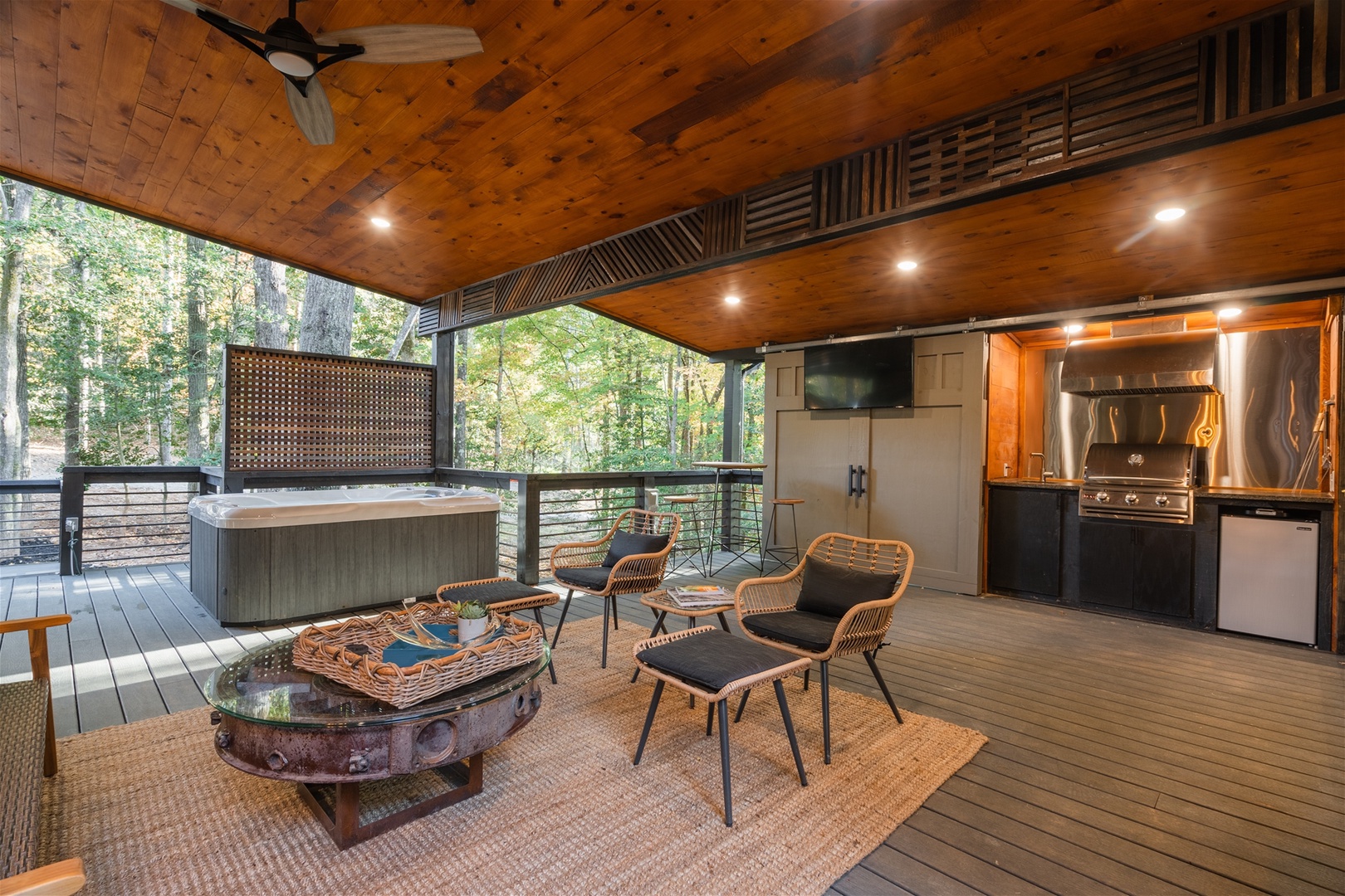 Easy Tiger North Cabin Rental in Blue Ridge